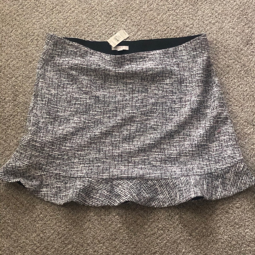 NWT LOFT Petite Black & White Tweed Flounce Skirt